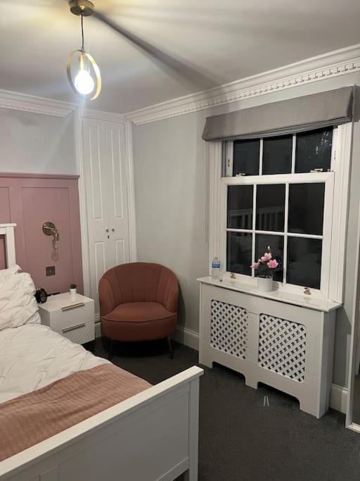 Georgian Townhouse In The City Centre *