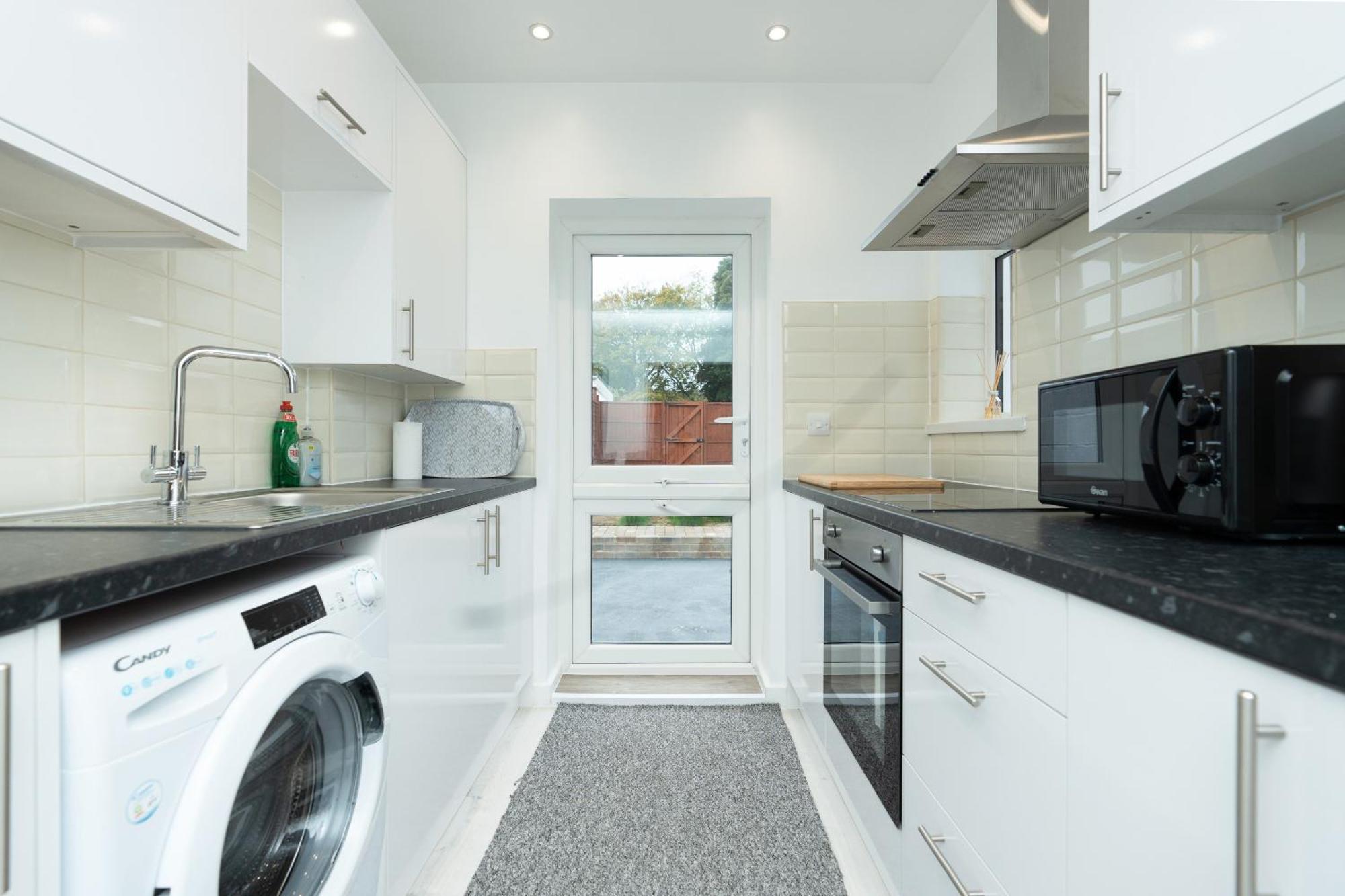 The Albany - 4br 2bath House Up To 7 Guests - Free Parking - Big Garden - Smart Tv - Ideal For Contractors And Family * Southampton