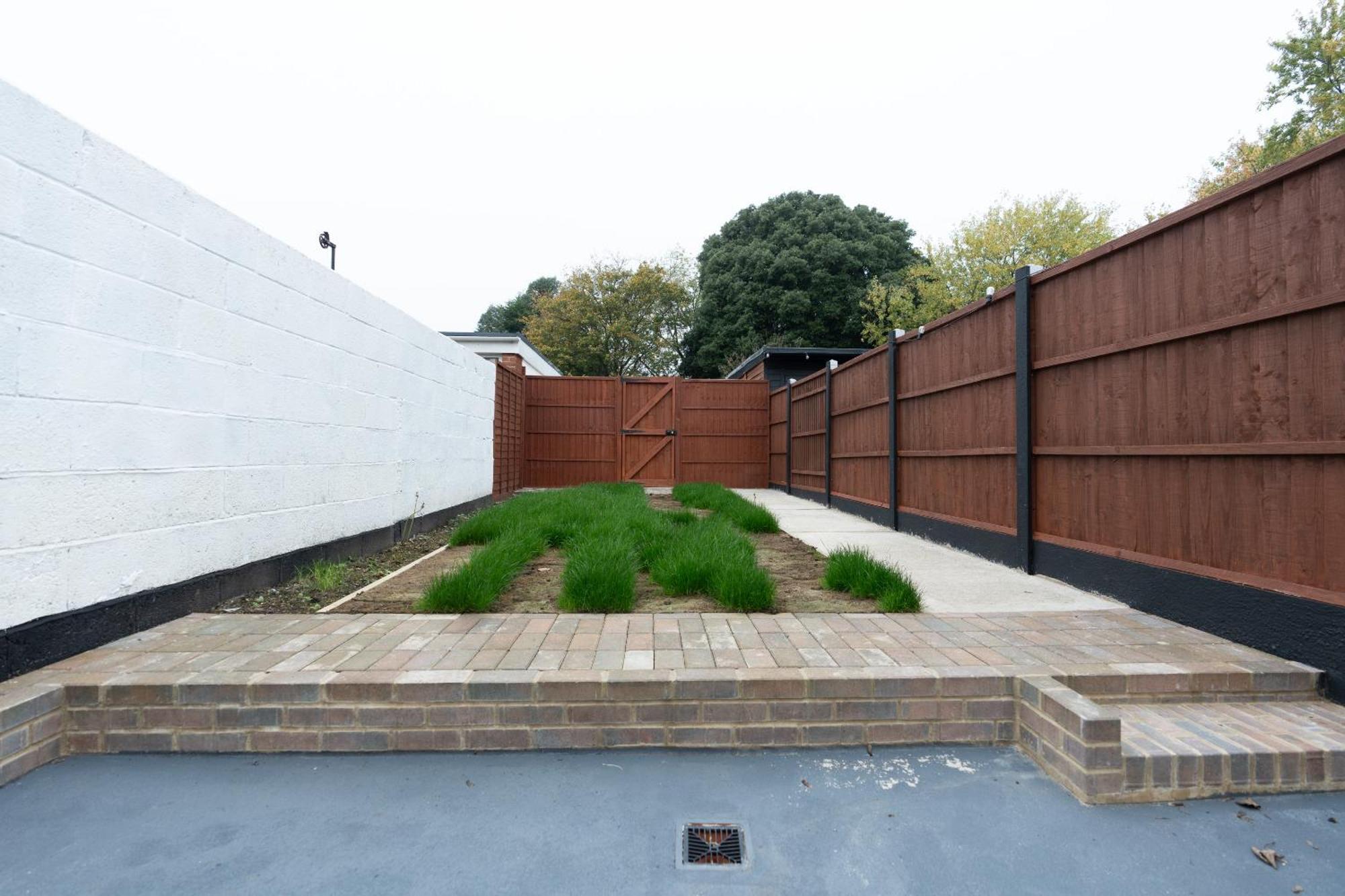 The Albany - 4br 2bath House Up To 7 Guests - Free Parking - Big Garden - Smart Tv - Ideal For Contractors And Family *