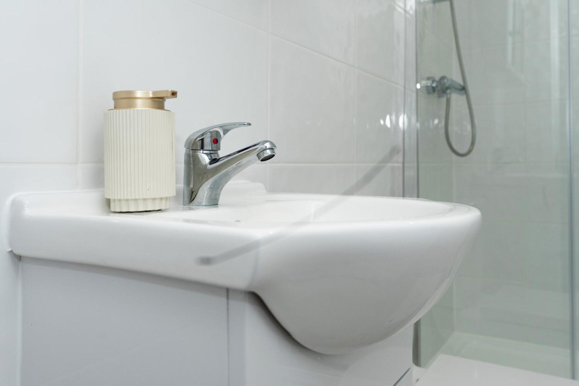 The Albany - 4br 2bath House Up To 7 Guests - Free Parking - Big Garden - Smart Tv - Ideal For Contractors And Family Southampton
