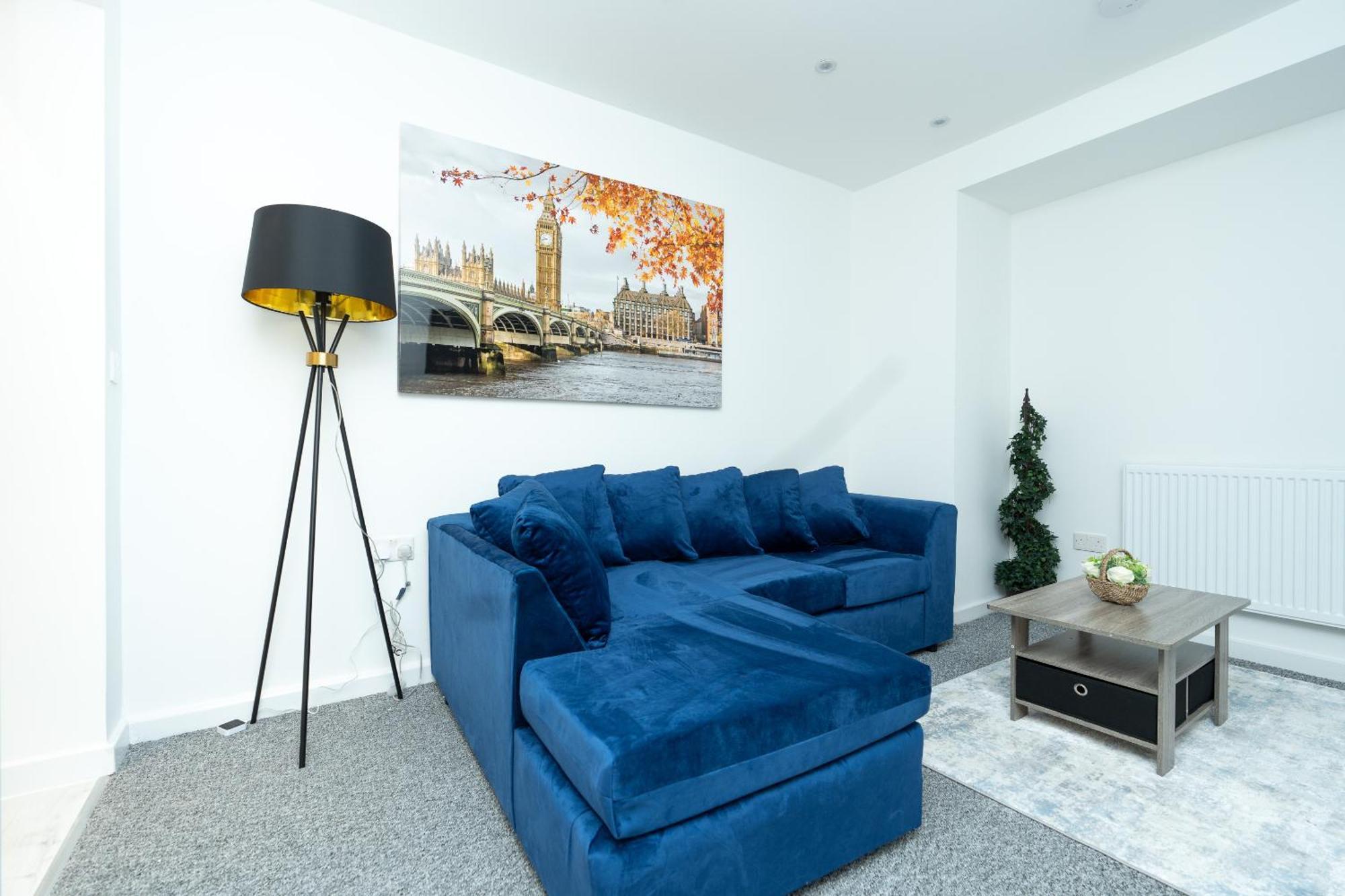 The Albany - 4br 2bath House Up To 7 Guests - Free Parking - Big Garden - Smart Tv - Ideal For Contractors And Family Holiday home *
