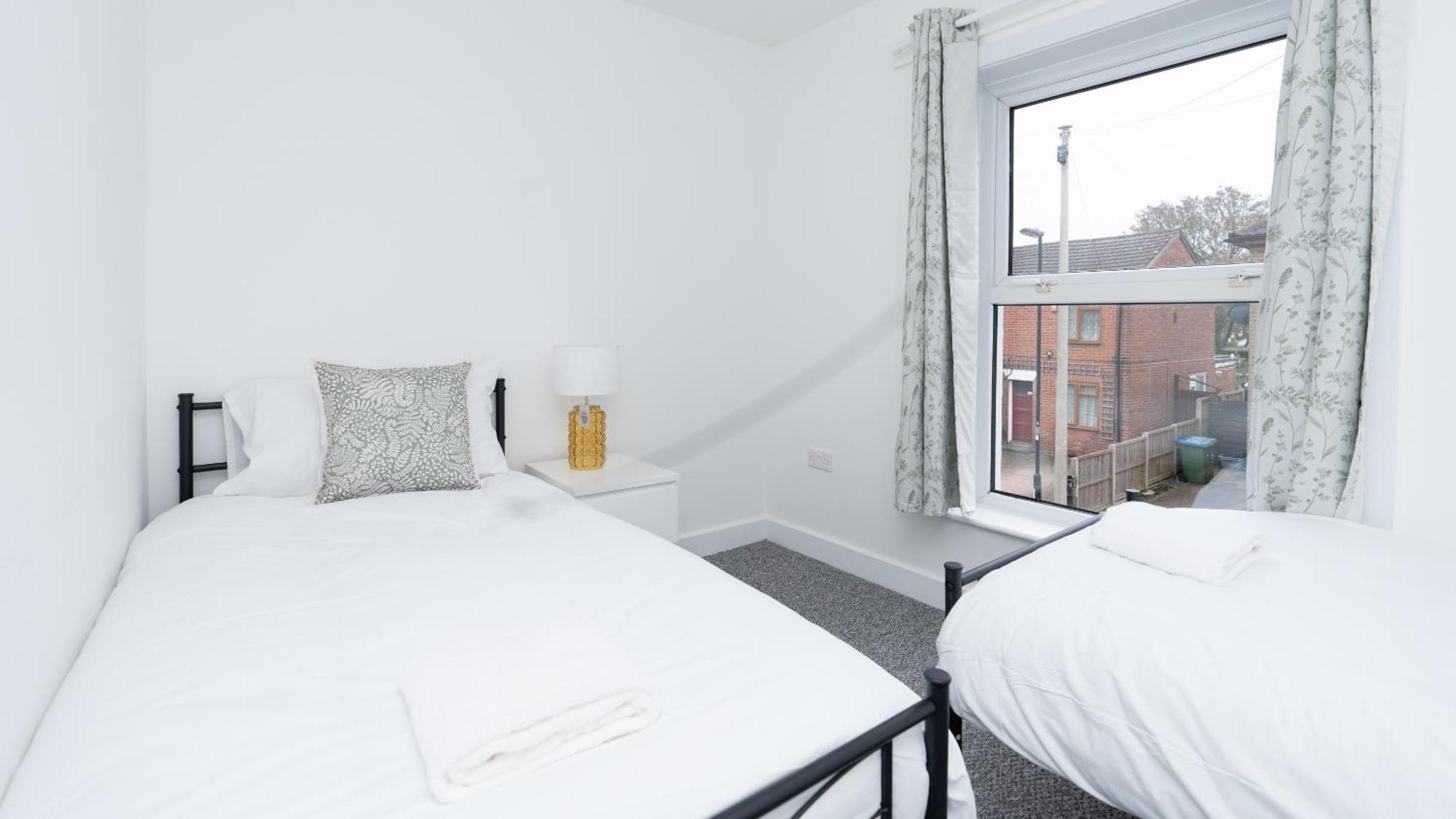 Holiday home The Albany - 4br 2bath House Up To 7 Guests - Free Parking - Big Garden - Smart Tv - Ideal For Contractors And Family Southampton