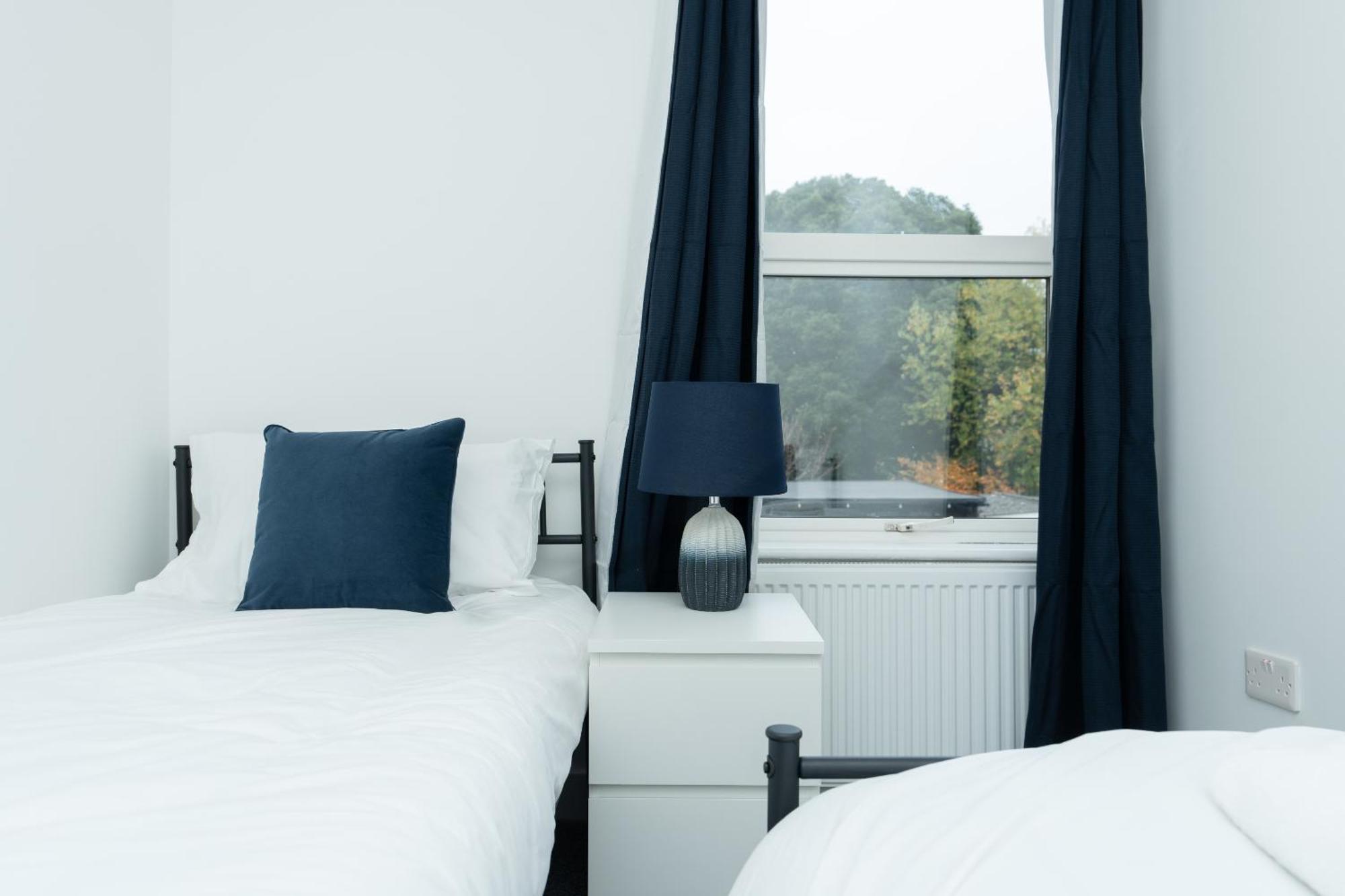 The Albany - 4br 2bath House Up To 7 Guests - Free Parking - Big Garden - Smart Tv - Ideal For Contractors And Family Southampton