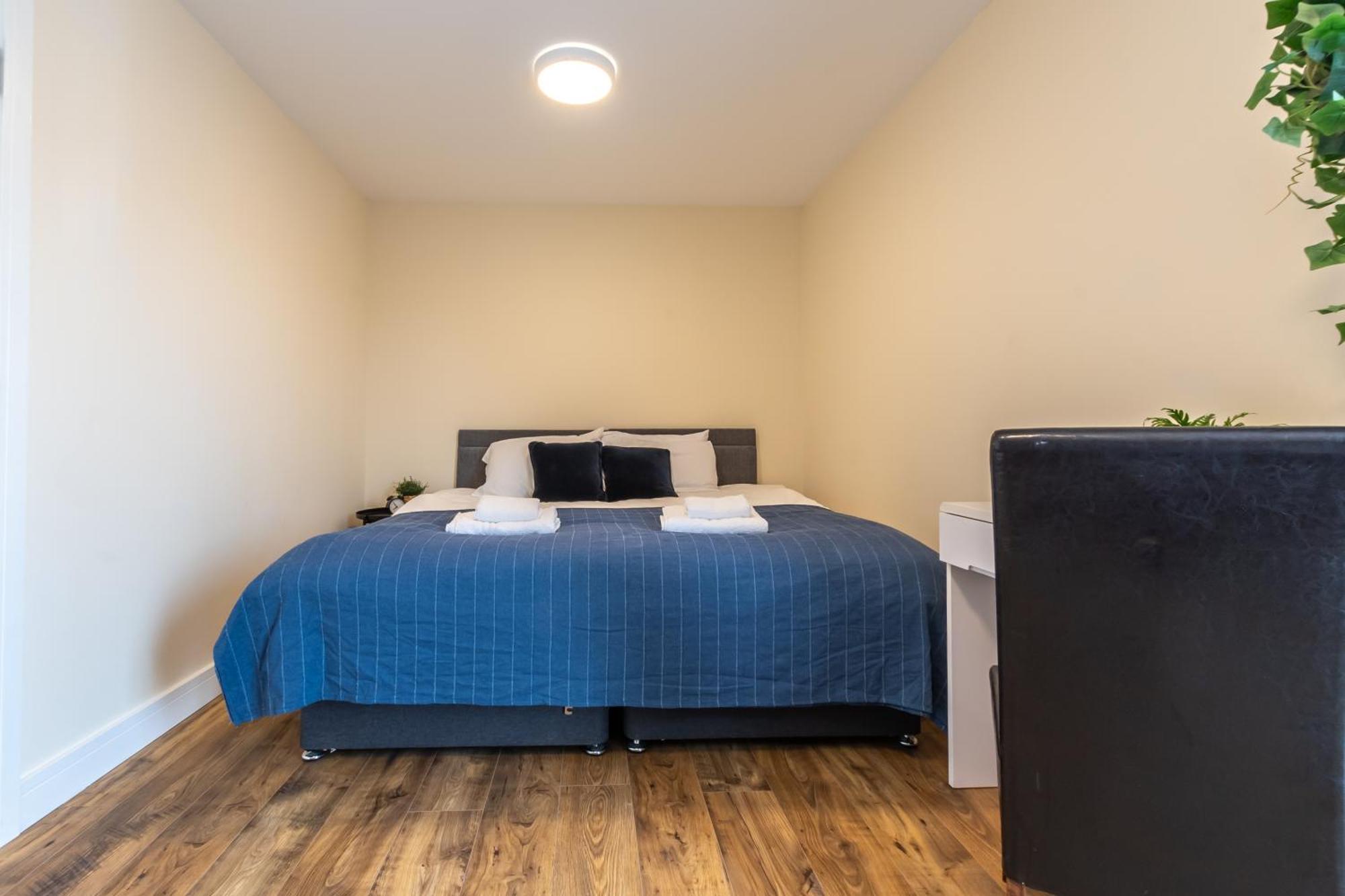 Apartment With Free P For Van. Southampton