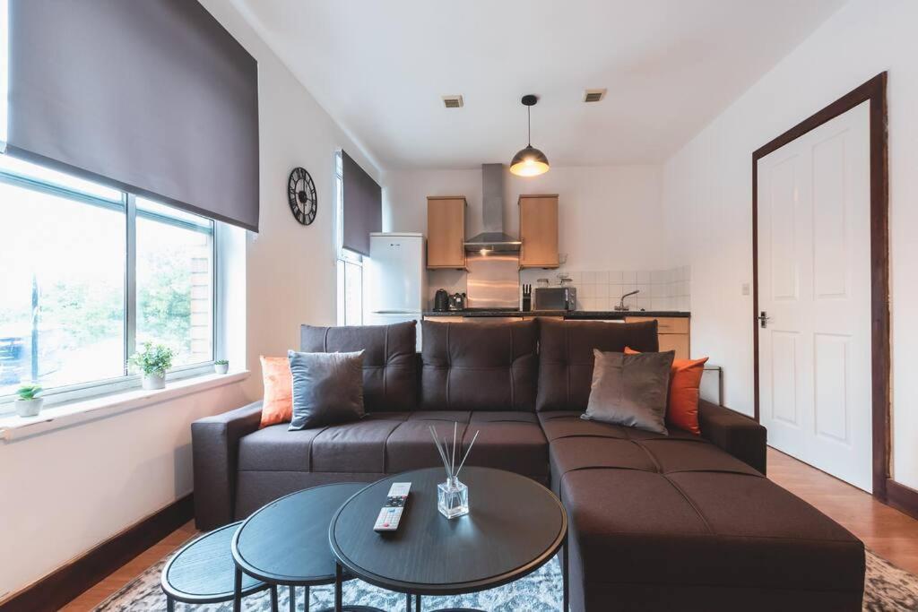 Noir - 2 Bedroom Flat - Sleeps 5 With Parking Apartamento *
