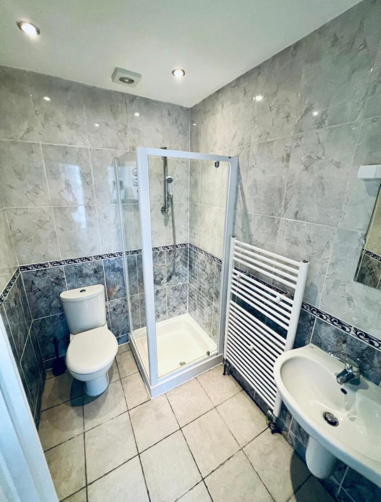 Alcantara House Albergue *