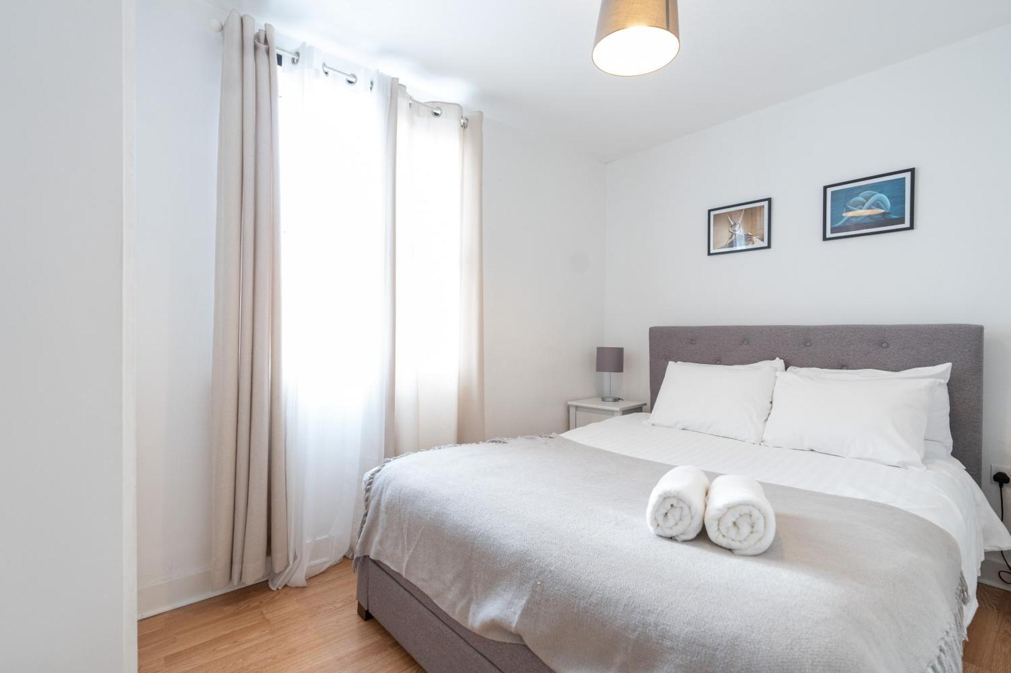 Unique Center With Free Parking Apartment *