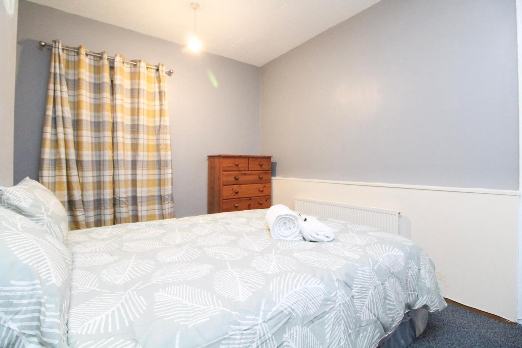 Guest house 5 12 Mayflower Road Southampton