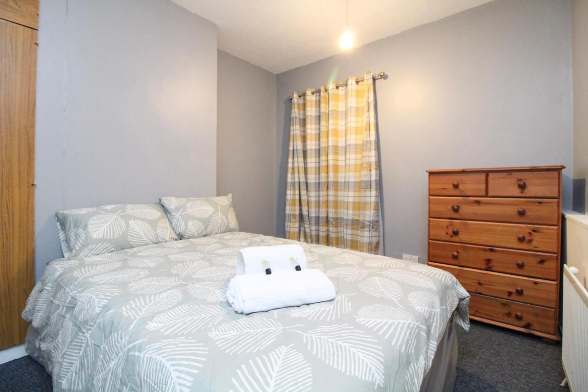 5 12 Mayflower Road *