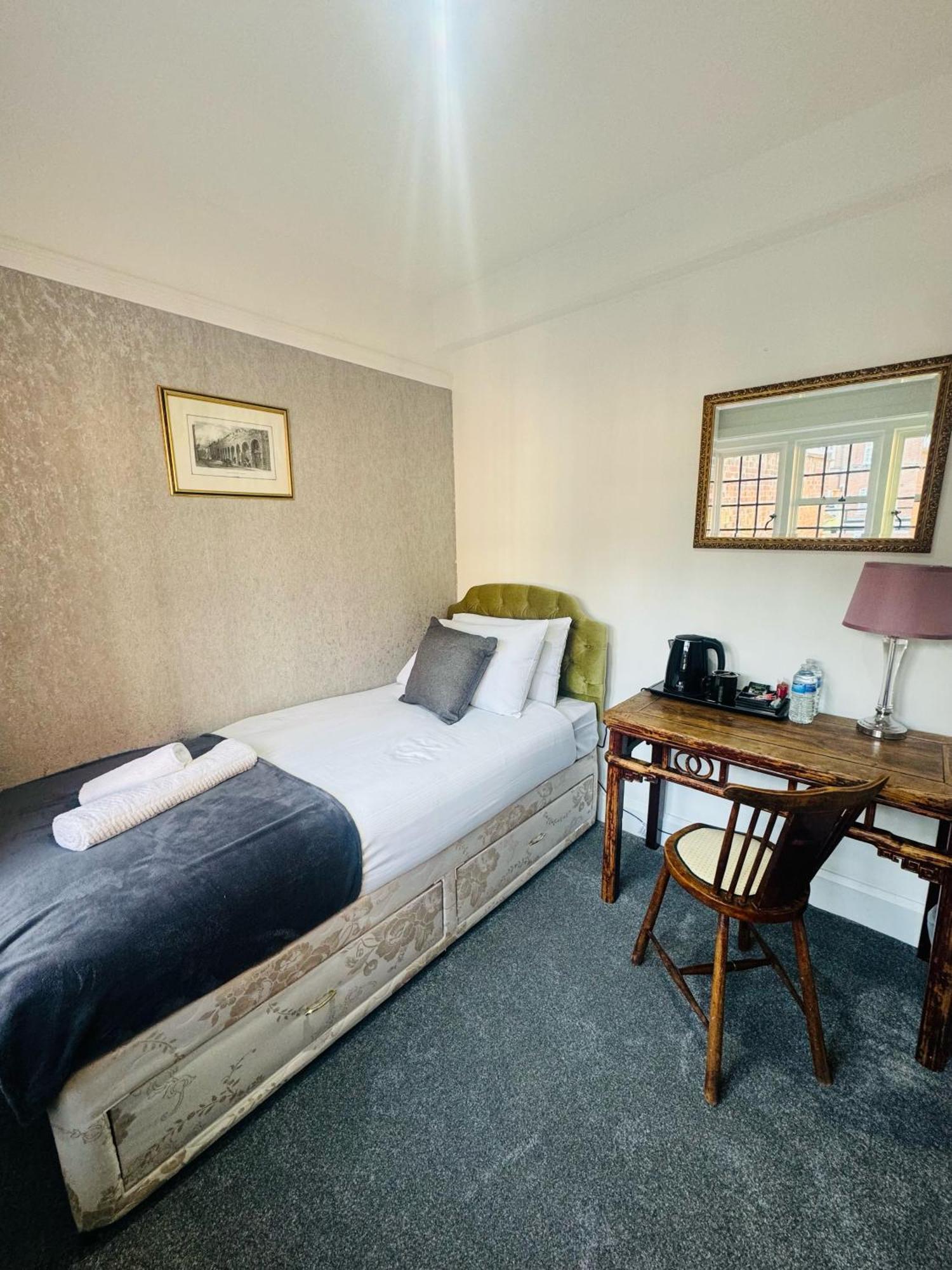 Inn Juniper Berry