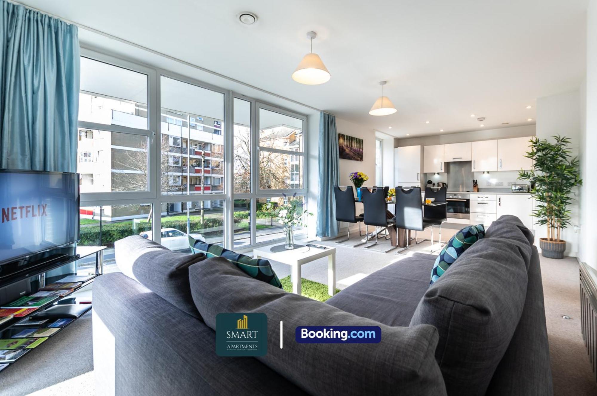 Spacious Center By Smart Short Lets & Serviced With Free Wifi Apartment