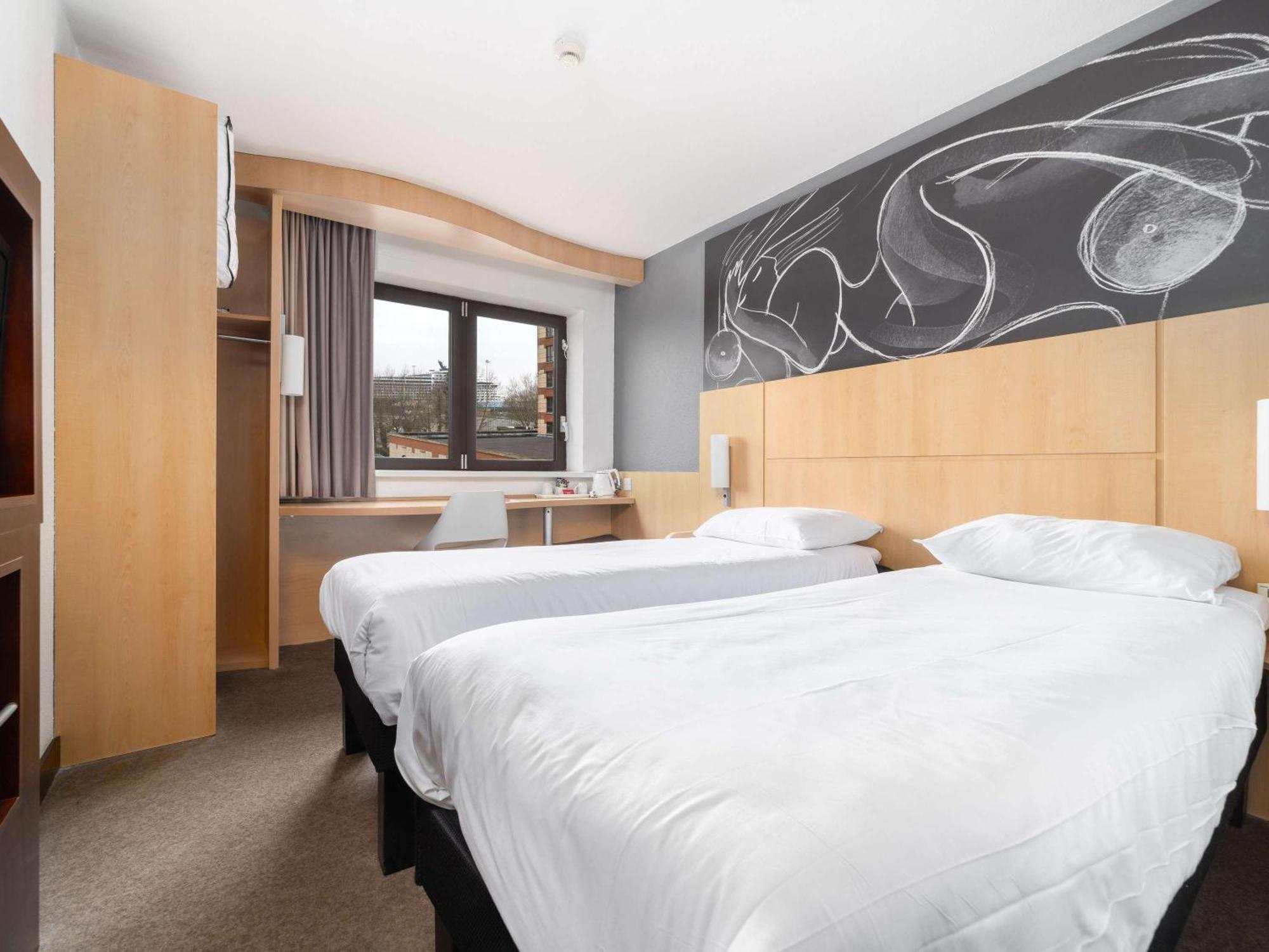 Ibis Hotel 3*