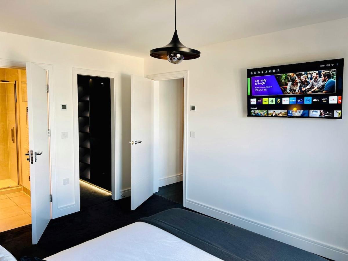 Apartment Upscale Contemporary - River Views