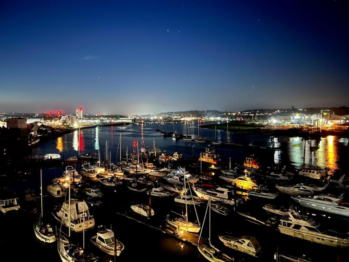 Upscale Contemporary - River Views * Southampton