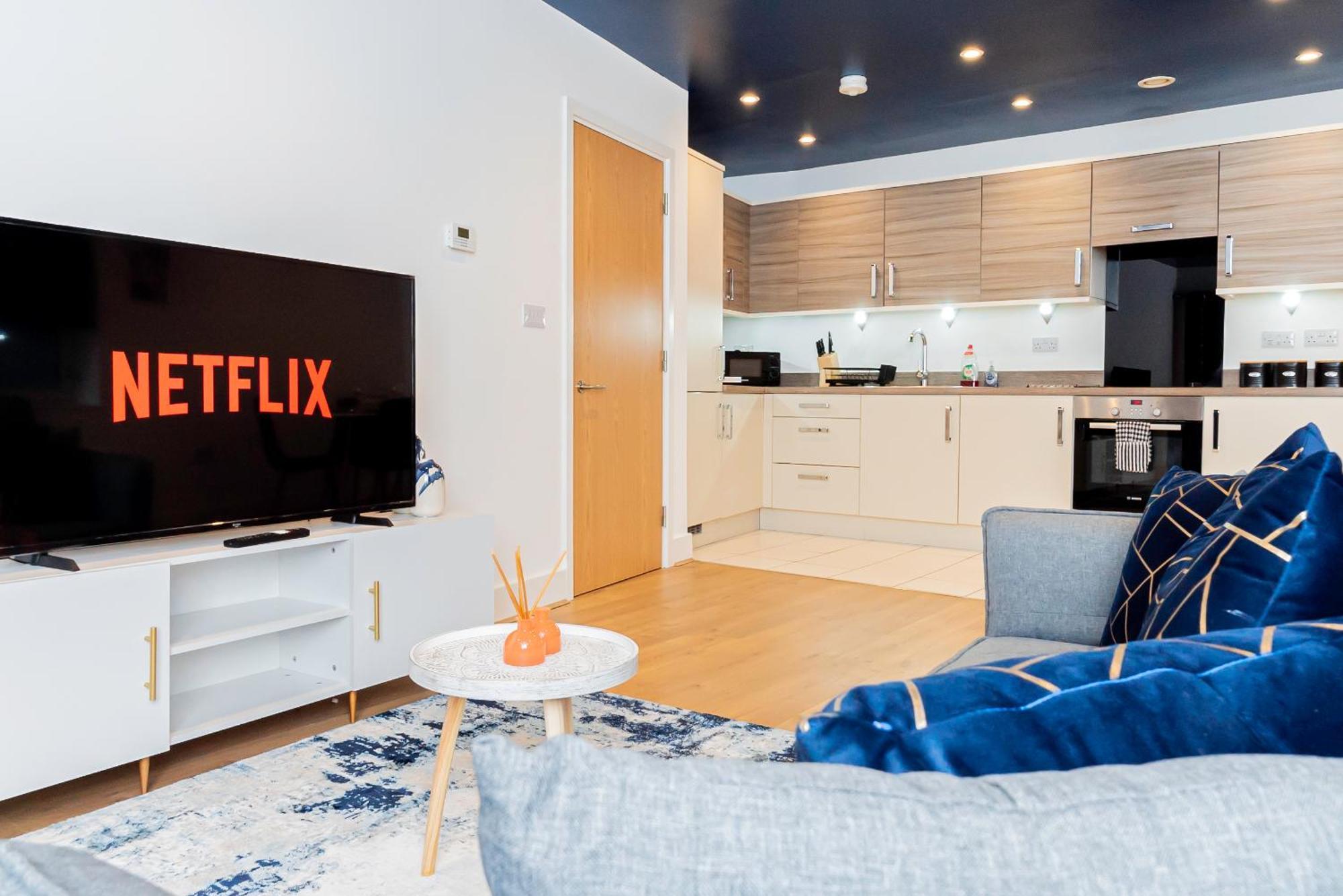 Modern 2Br Retreat In Southampton - Balcony, Free Parking & Wifi Casa de férias