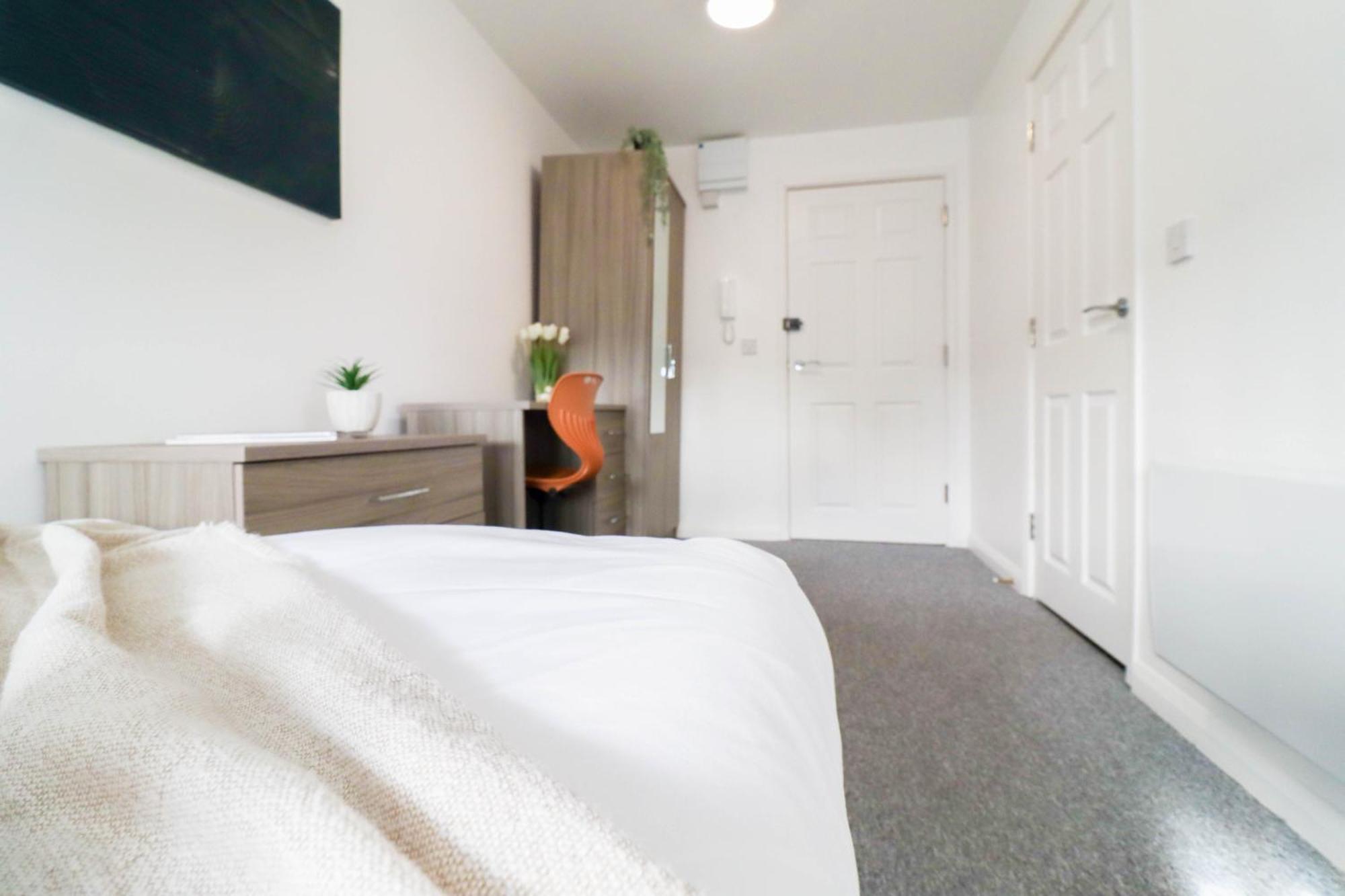 Apartment Centre *