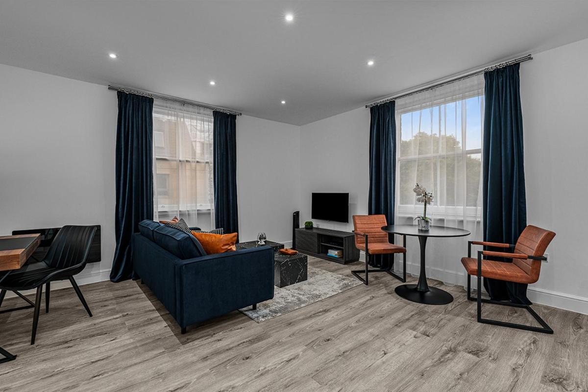 Kings Park Apartment