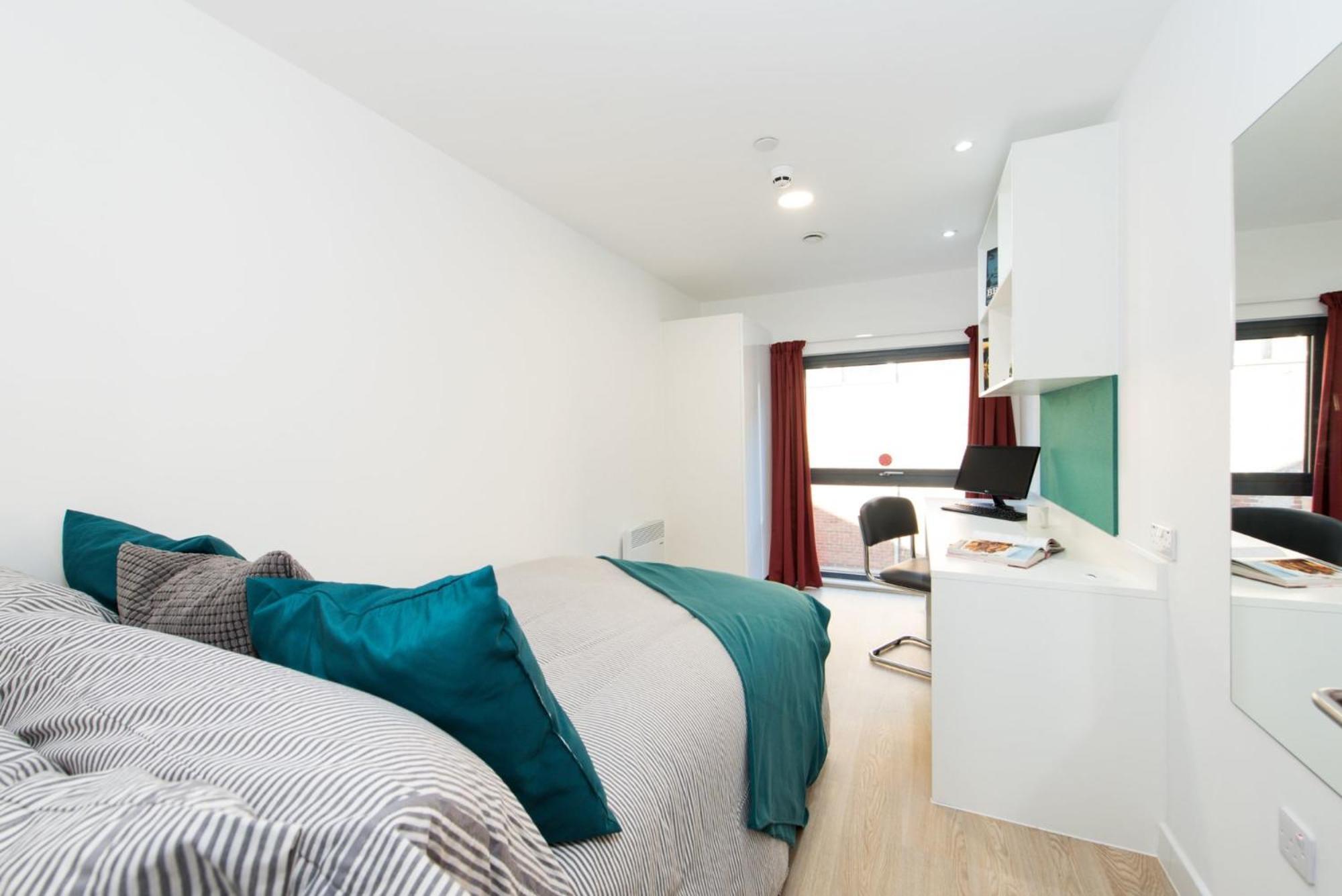 Stylish And Private Ensuite At Vincent Place For Students Only *