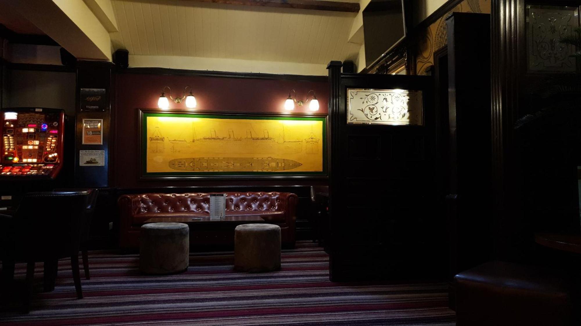 The Grapes Pub Inn Southampton