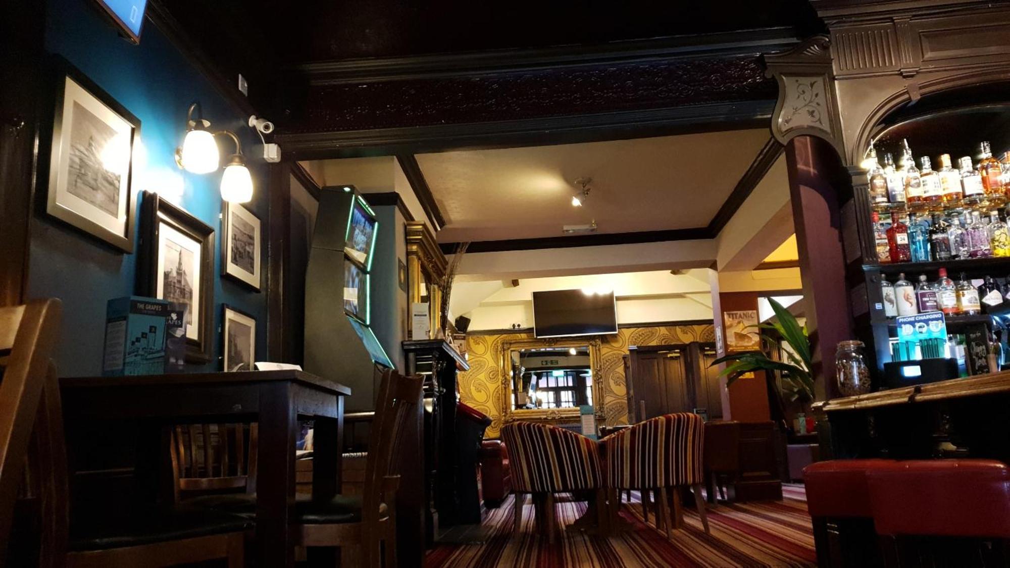 The Grapes Pub Inn