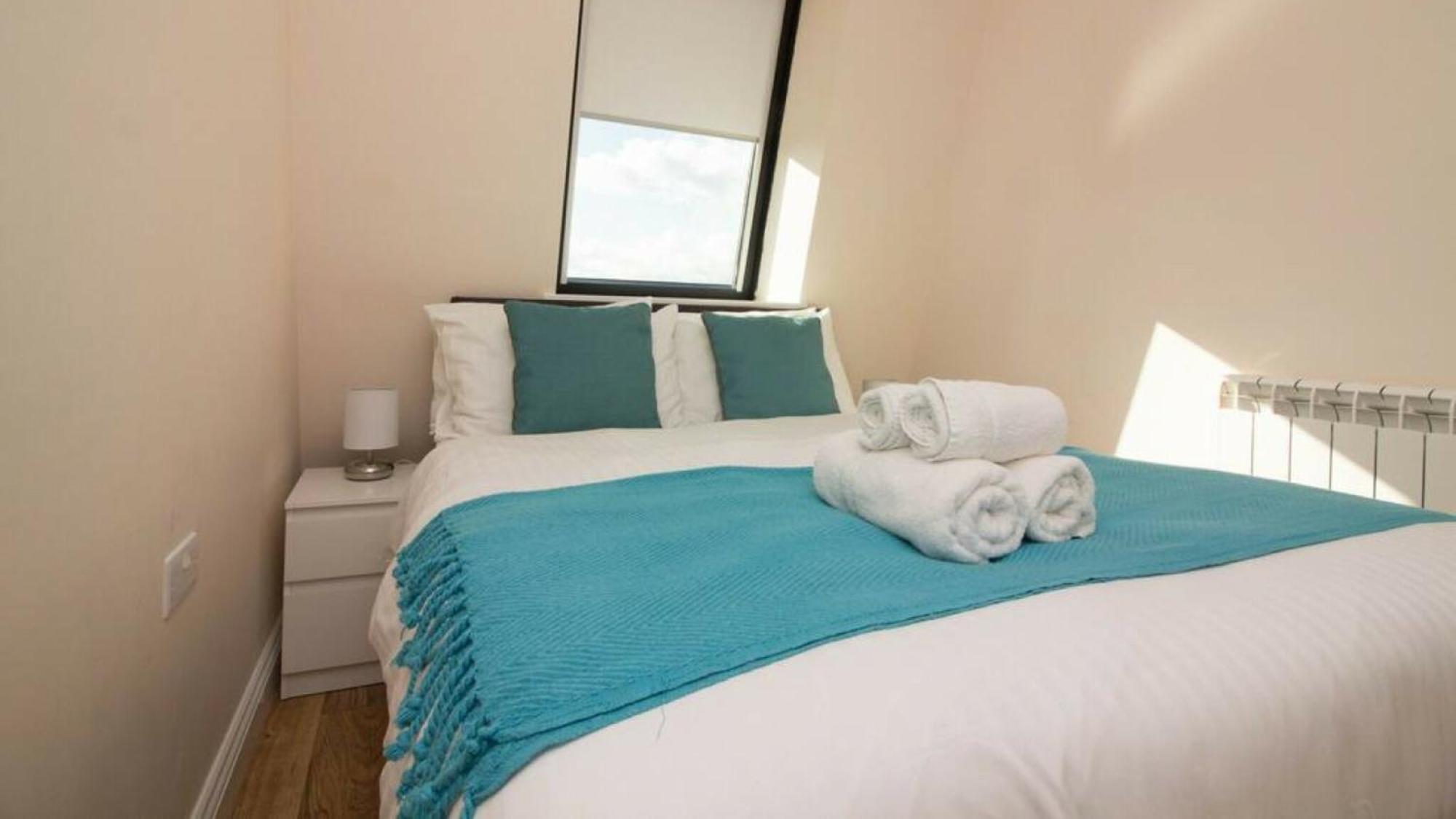 Stayzo Premiere Serviced Accommodation-17