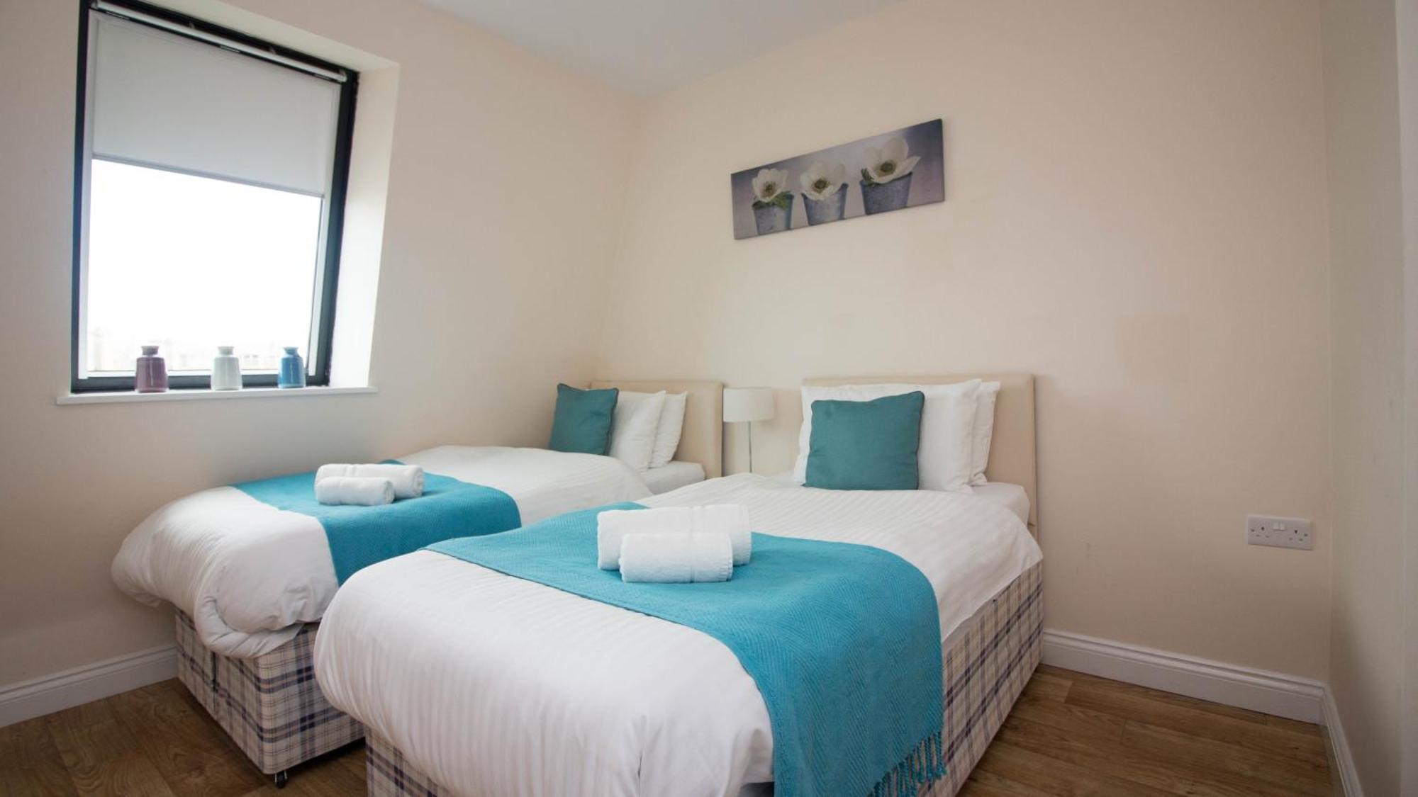 Stayzo Castle Point 18 - Premier Apartment