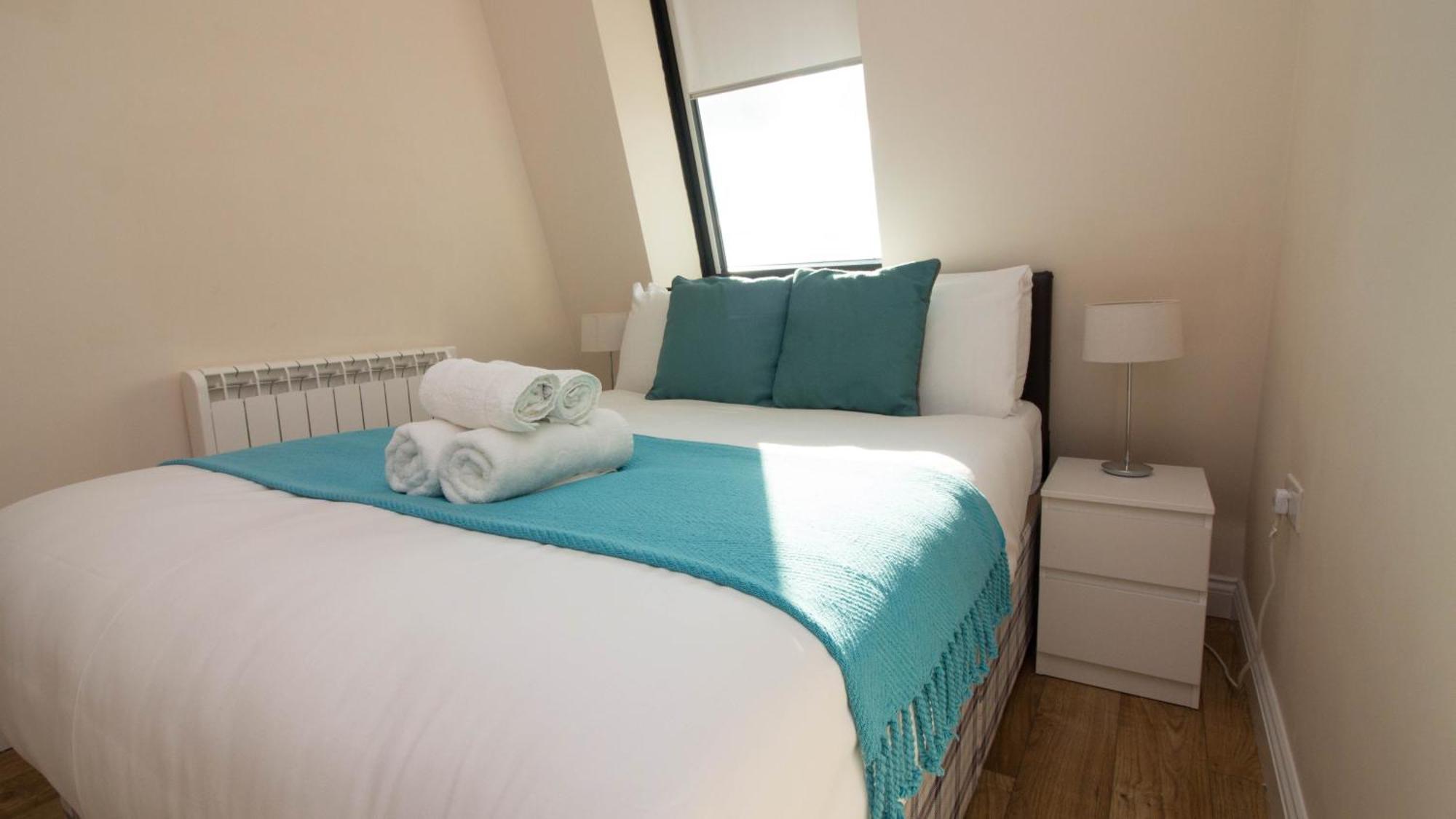 Apartment Stayzo Premiere Serviced Accommodation-17