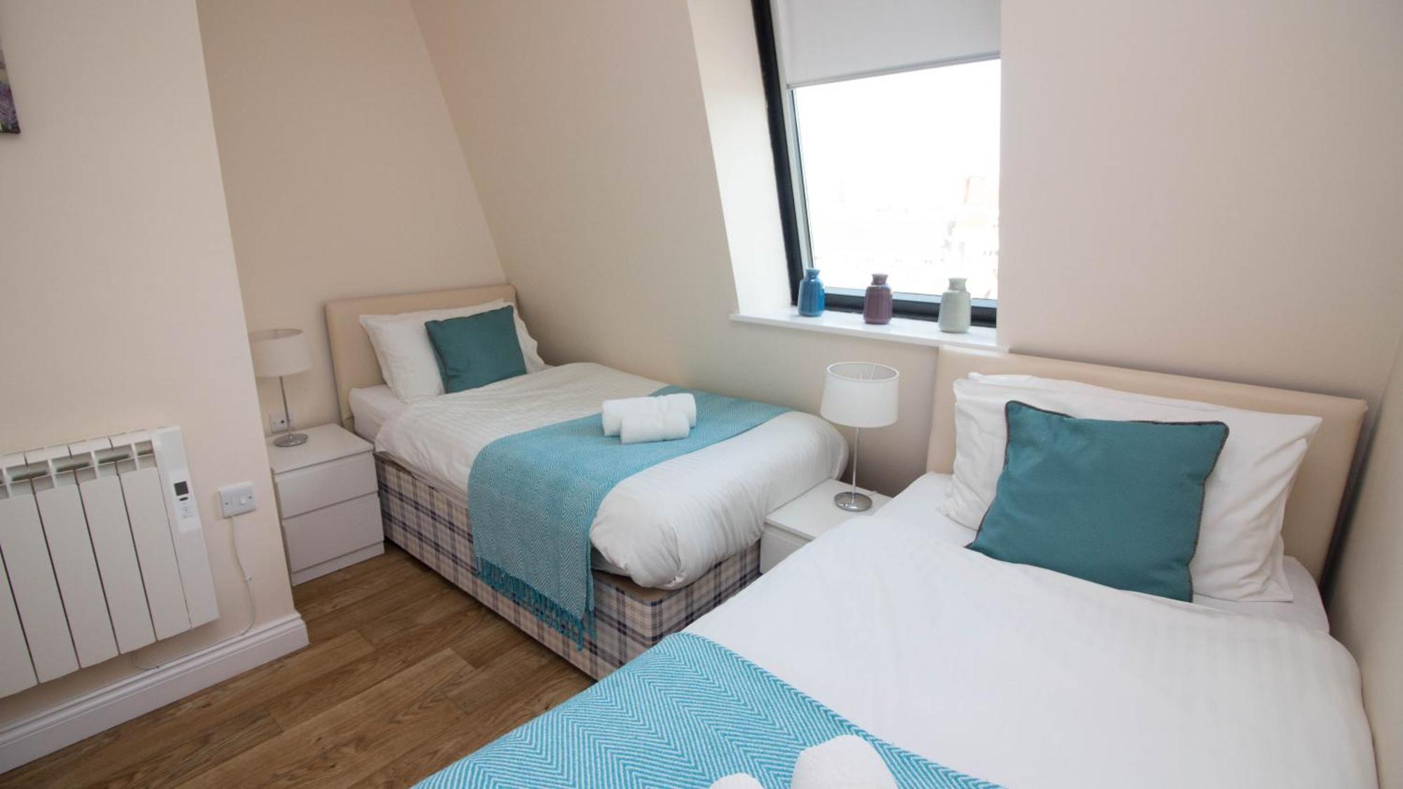 Stayzo Castle Point 18 - Premier Apartment Southampton