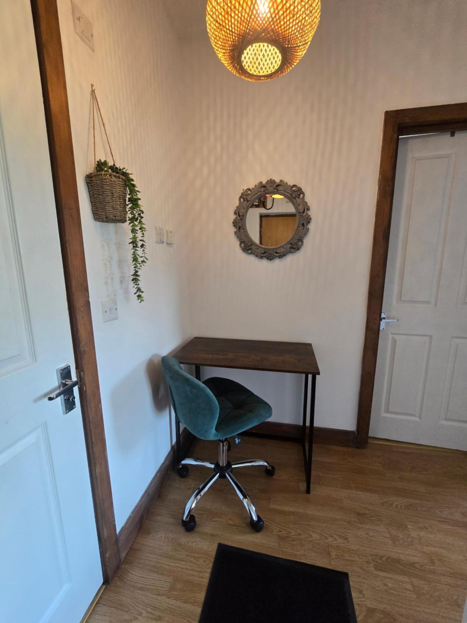 Centre Free Private Parking Apartment