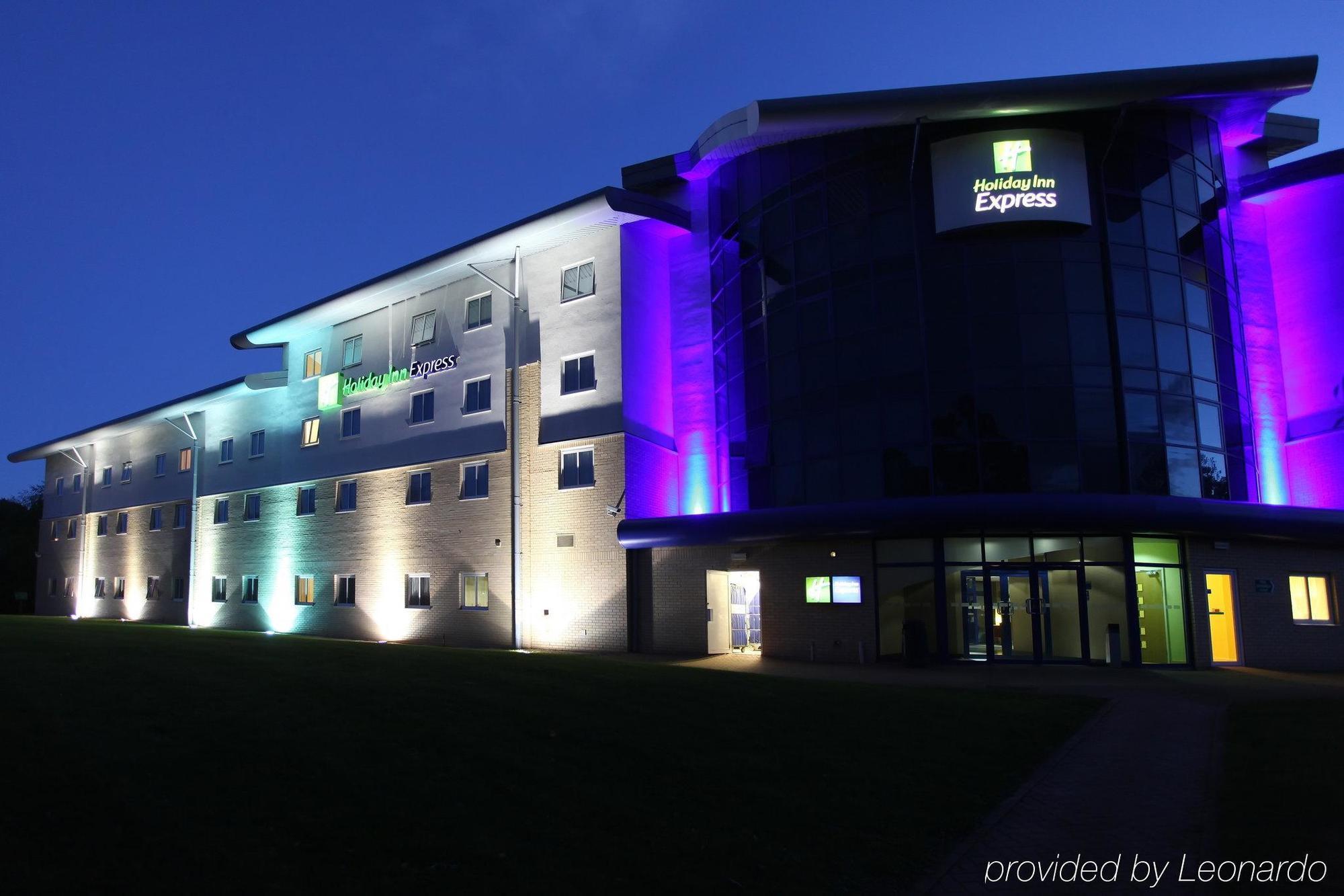 Hotel Express - M27, J7 By Ihg