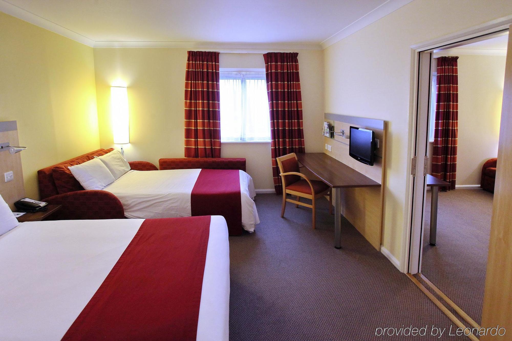 Hotel Express - M27, J7 By Ihg