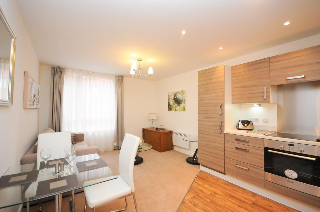 Town Or Country - Empress Heights Apartment *
