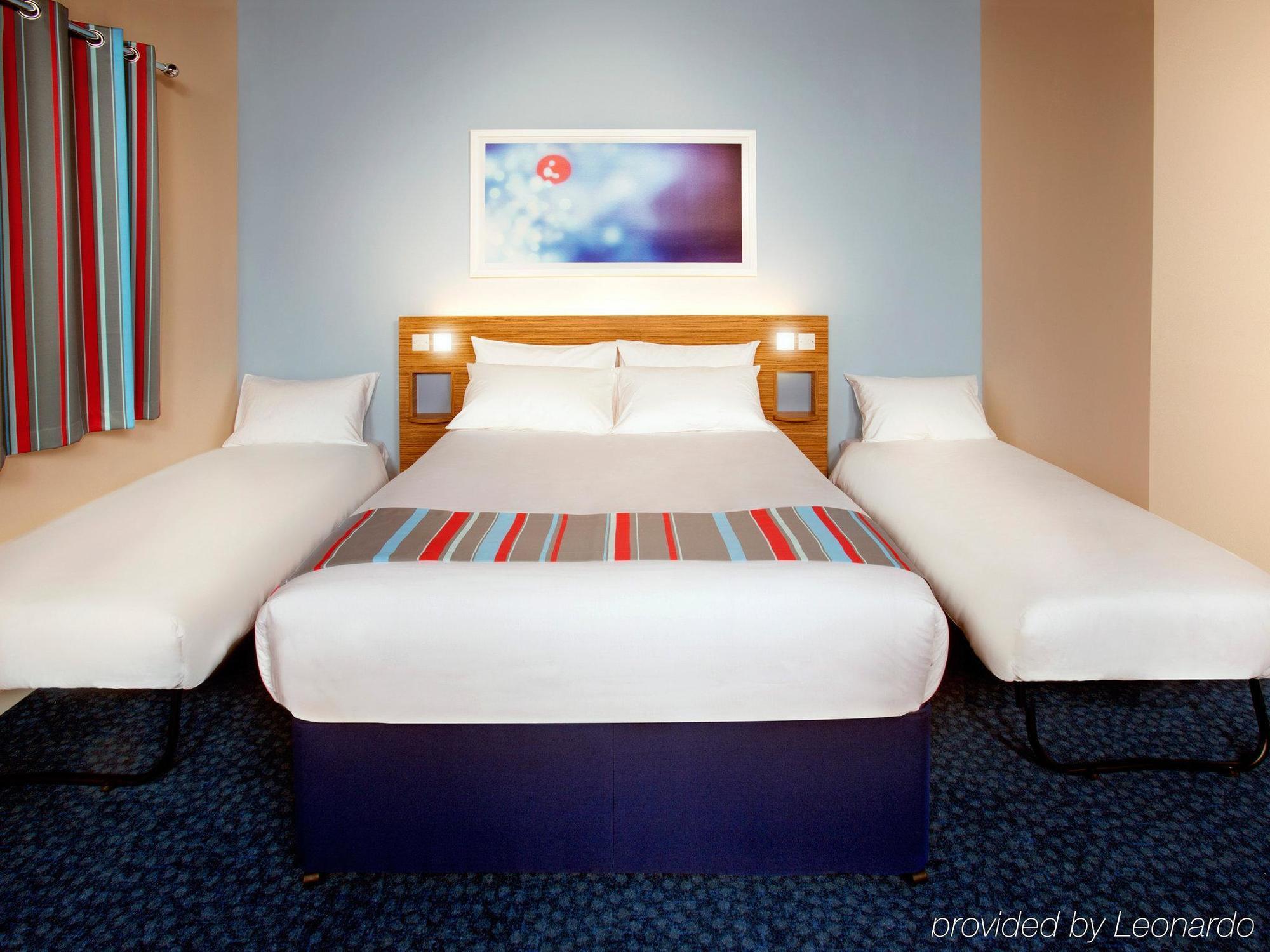 Travelodge Hotel 3*