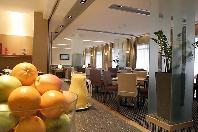Express - M27, J7 By Ihg Hotel