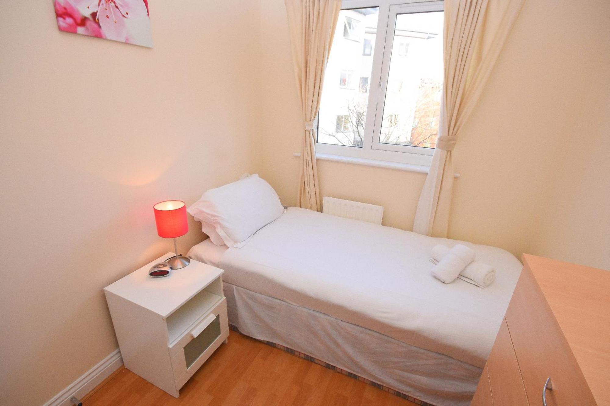 Town Or Country - Clench Street Apartment