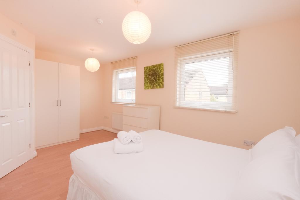 Town Or Country - Clench Street Apartment