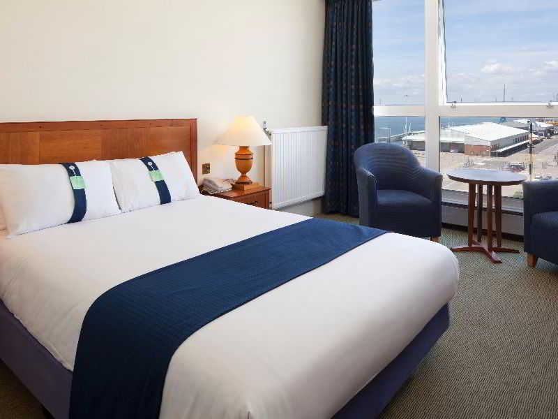 Express West By Ihg Hotel Southampton