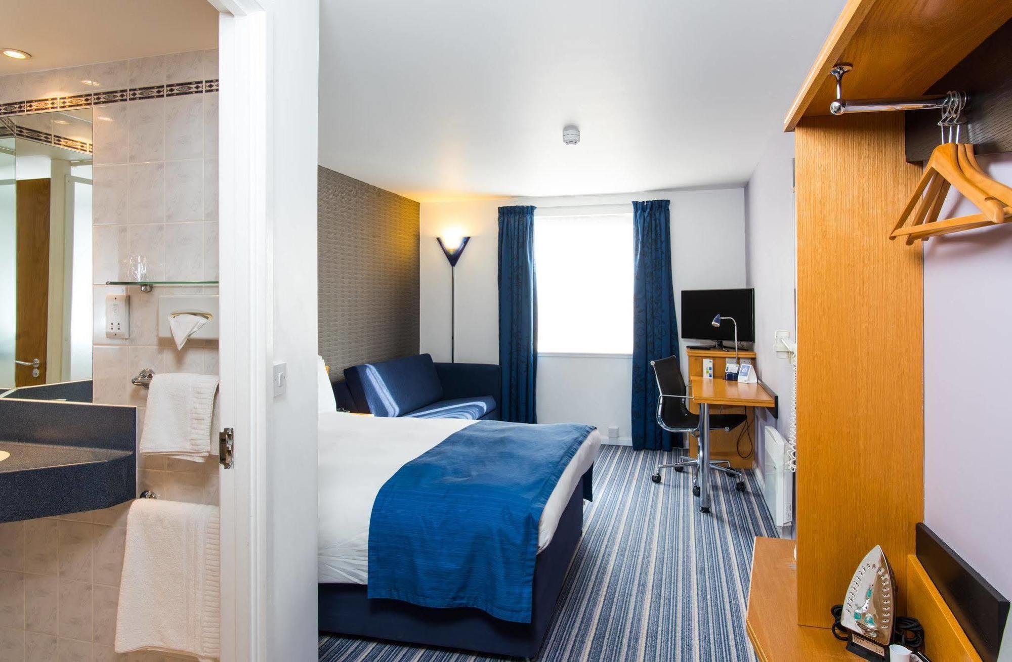 Express West By Ihg