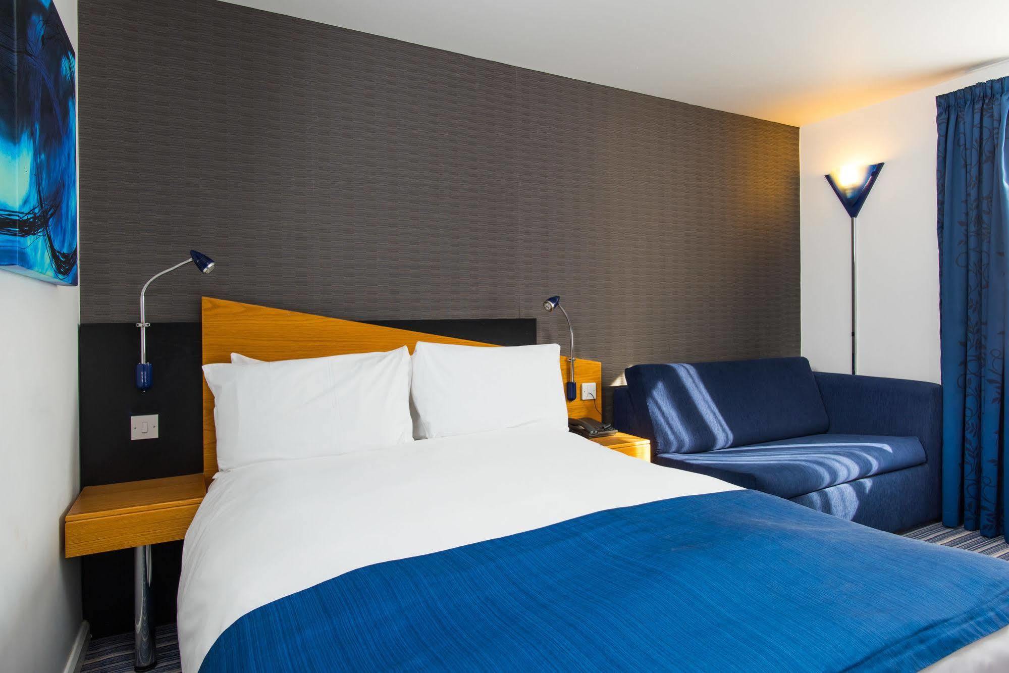 Hotel Express West By Ihg