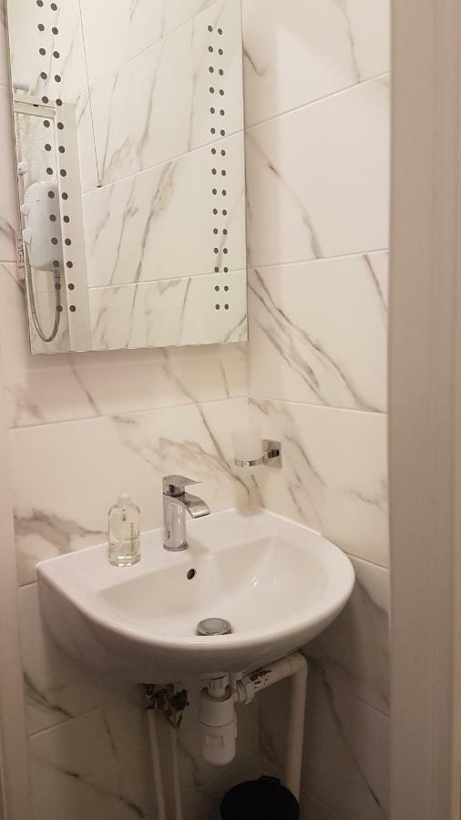 Guest house Carmel Serviced