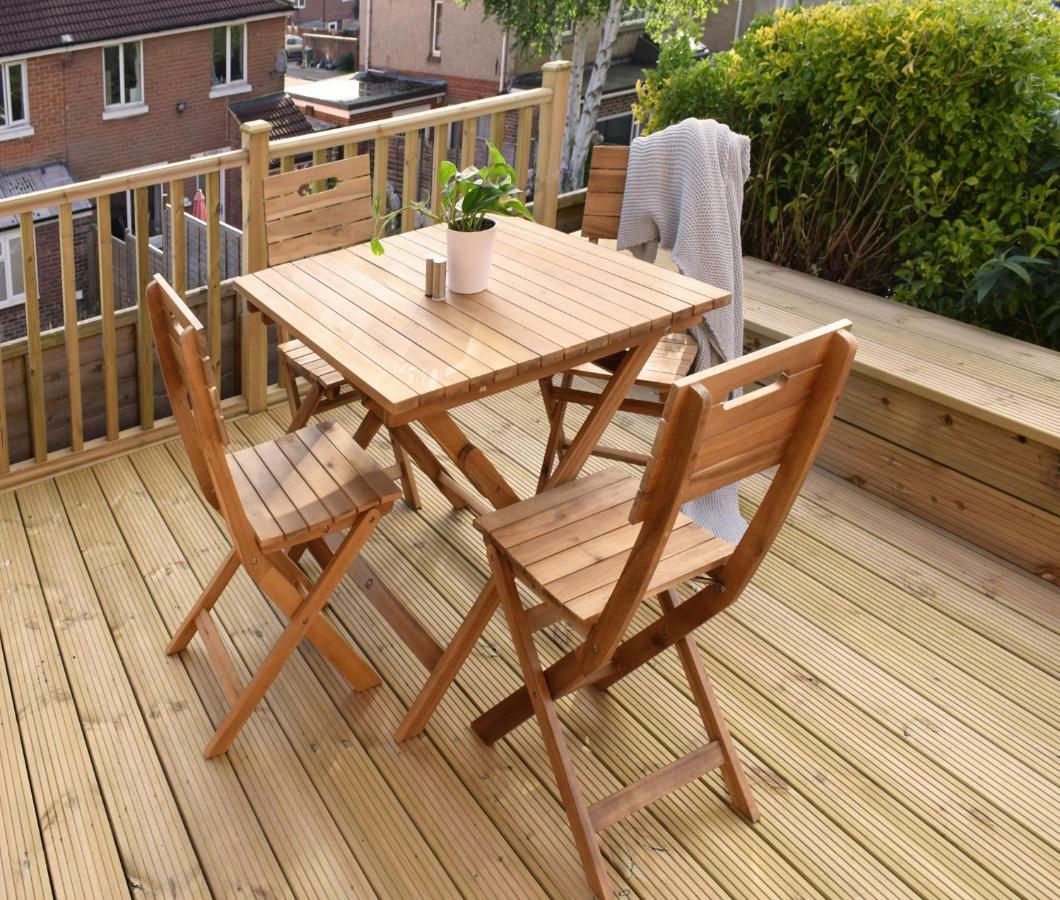 Holiday home Charming Three Bed Near Centre And Hospital *