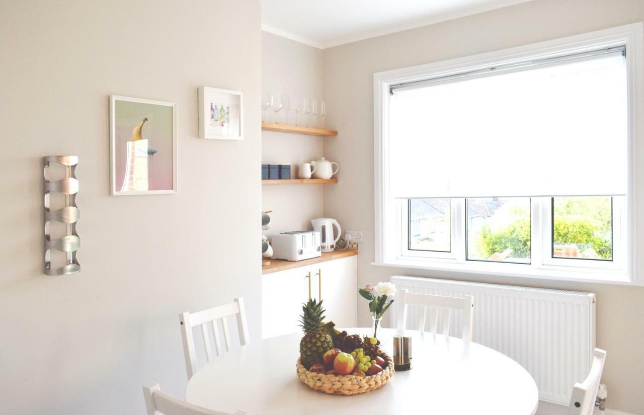 Charming Three Bed Near Centre And Hospital Holiday home *