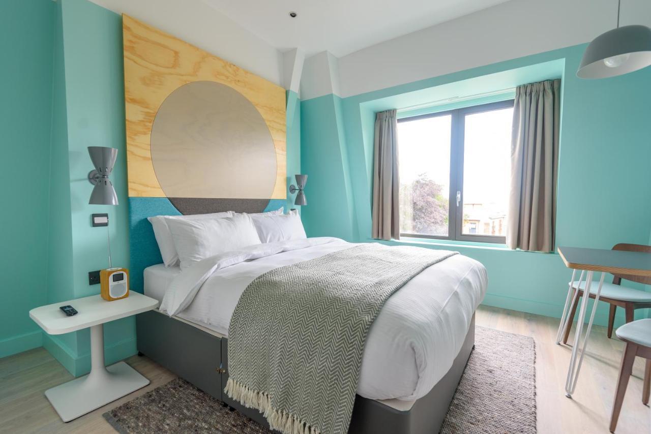 Room2 Hometel 4*
