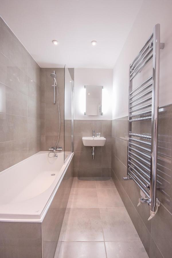 Town Or Country Oxford Heights Apartment