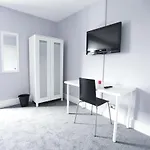 Honest Hospital House Apartment 1