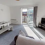 2 Bedroom Apartment Dgl Serviced Accommodation Southampton City Centre