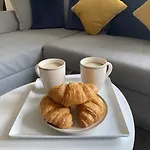 Stylish Two Bed City Apartment With Secure Parking