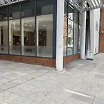 Stylish Two Bed City Apartment With Secure Parking