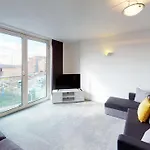 Dgl Properties Serviced Accommodation Southampton 2 Bedroom Apartment Ocean Village