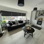 Great For Contractors- Free Parking